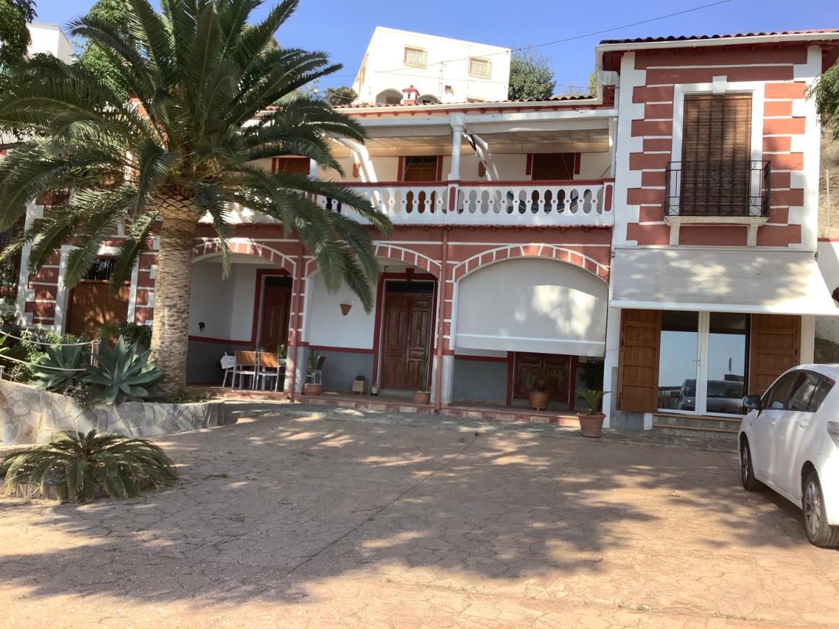 Cortijo De La Fuente *